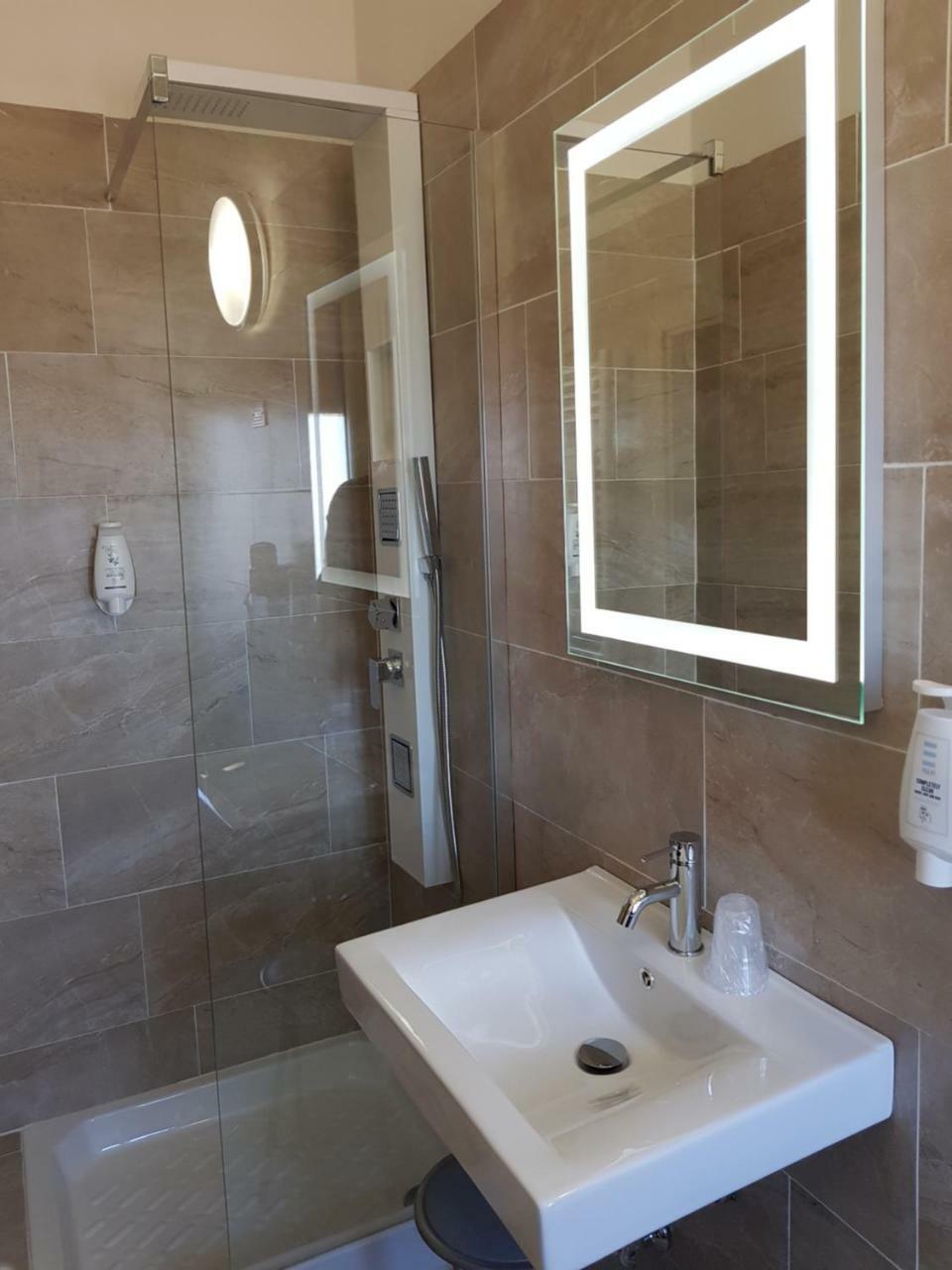 Valmarina Hotel Calenzano Ngoại thất bức ảnh